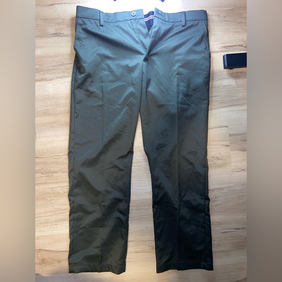 NWOT Amazon Essentials Men's Straight Fit Golf Pant Dark Olive - Picture 4 of 5
